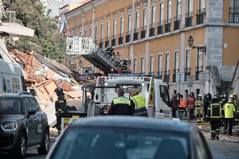 Explos?o e desabamento de edifício deixa um desaparecido e cinco feridos em Lisboa