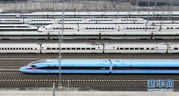 Tren-bala Fuxing inicia opera??o renovado no sudoeste da China