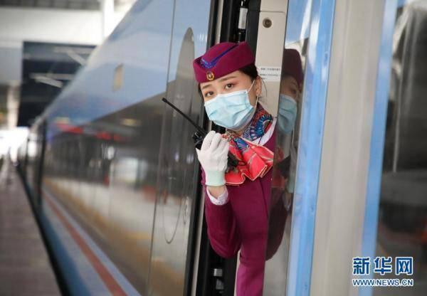 Tren-bala Fuxing inicia opera??o renovado no sudoeste da China