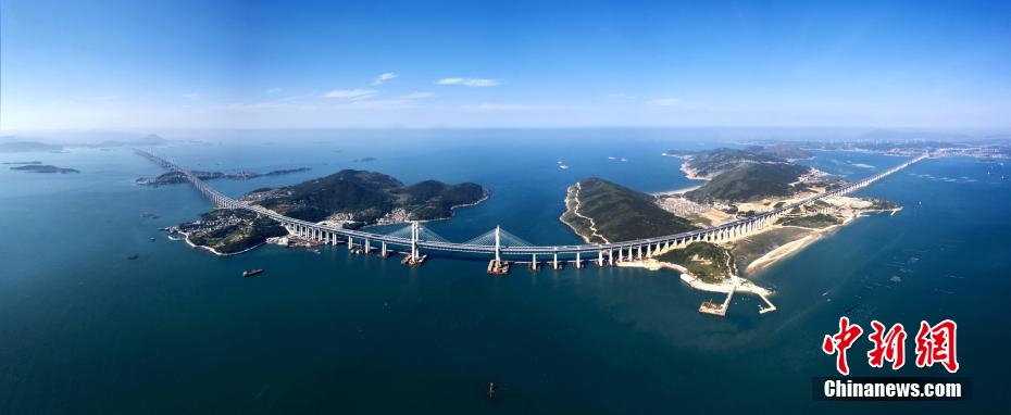 Primeira ponte marítima rodoferroviária da China entra em opera??o