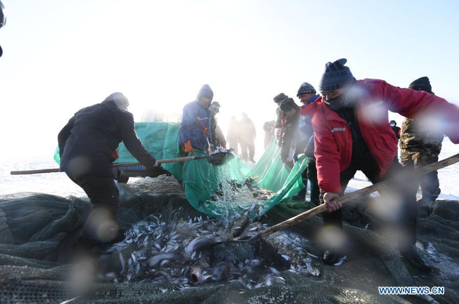 Xinjiang inaugura esta??o de pescas de inverno