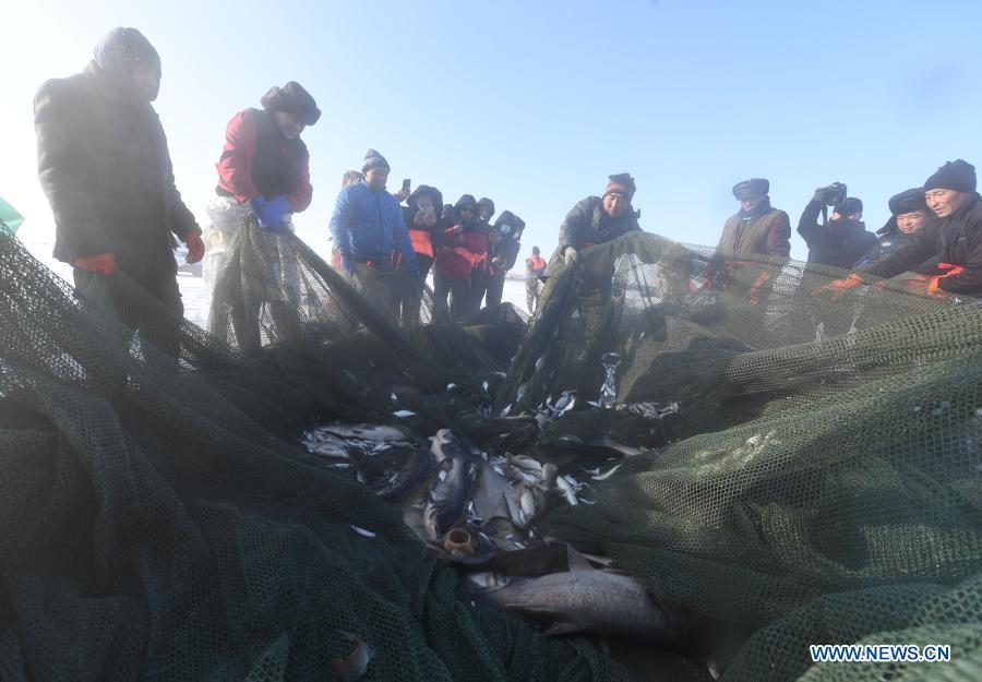 Xinjiang inaugura esta??o de pescas de inverno