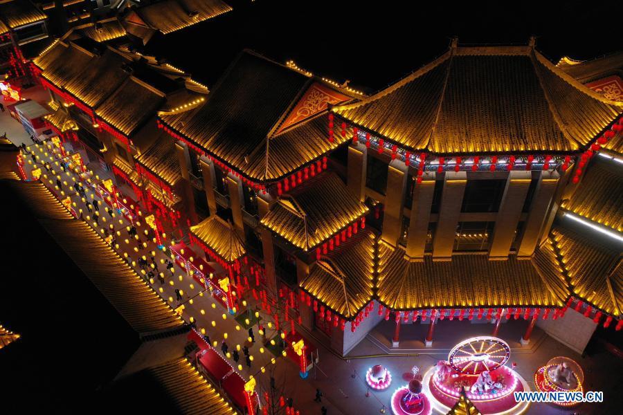 Decora??o com luzes no Bairro Antigo do Distrito Qilihe de Lanzhou