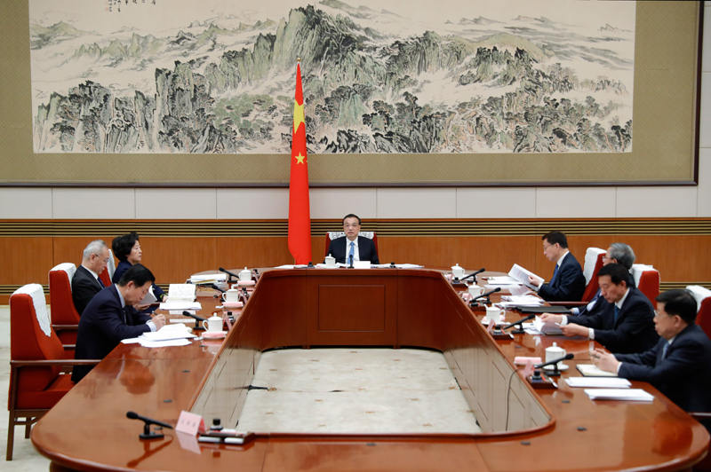Gabinete chinês discute projetos do relatório de trabalho do governo e do 14o Plano Quinquenal