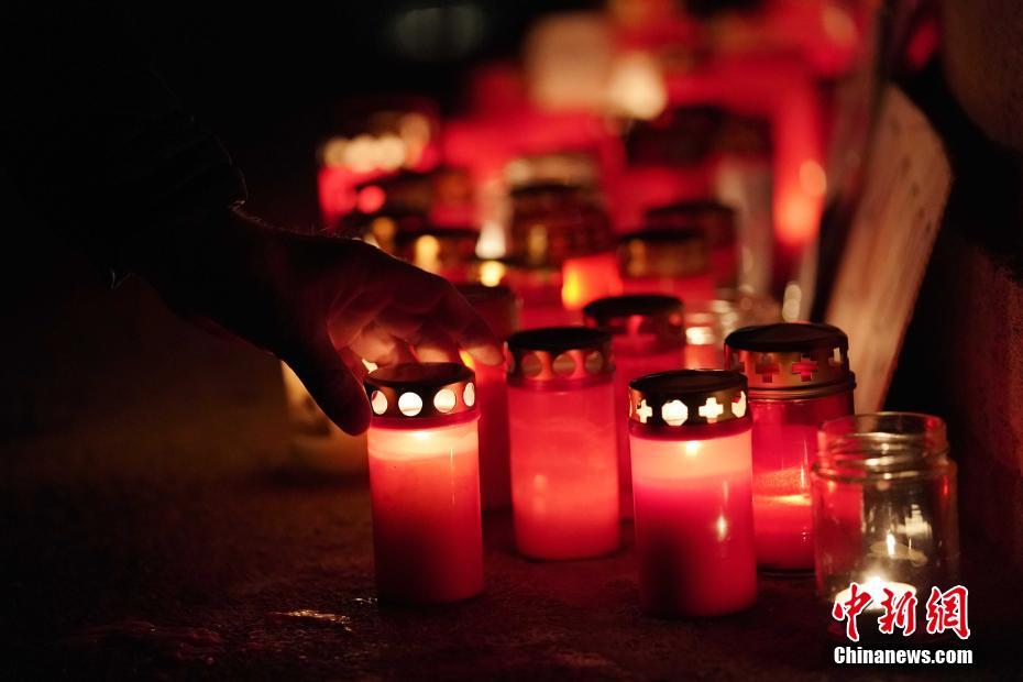 Alemanha: cidad?os de Berlim acendem luzes para homenagear vítimas da pandemia