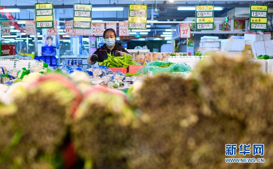 Jilin: bens de consumo diários vendidos pela metade do pre?o em Tonghua