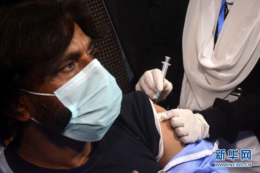 Paquist?o inicia inocula??es de Covid-19 com vacinas chinesas