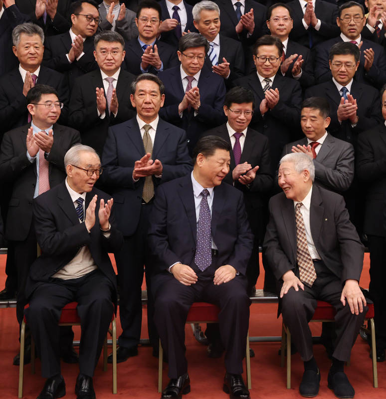 Xi reúne-se com representantes da miss?o Chang'e-5