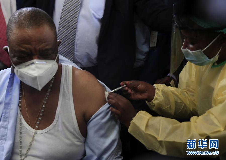 Presidente zimbabuano agradece China pela segunda doa??o de vacinas contra COVID-19