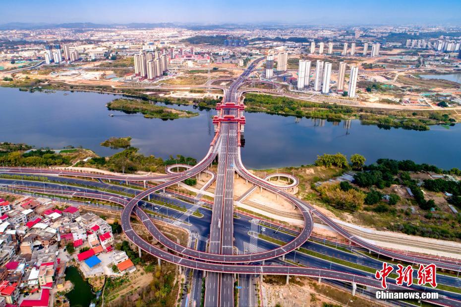 China: Maior ponte coberta do mundo entra em opera??o