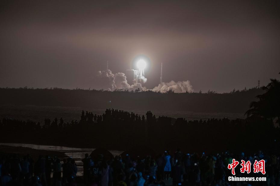 China lan?a foguete de carga de porte médio Longa Marcha-7A