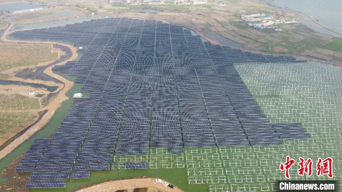 Galeria: Constru??o combina piscicultura e gera??o de energia fotovoltaica