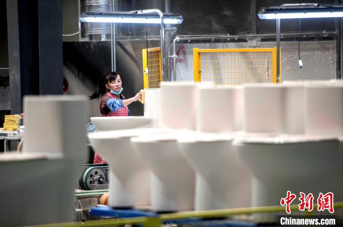 Fujian: Primeira fábrica de ceramica inteligente 5G