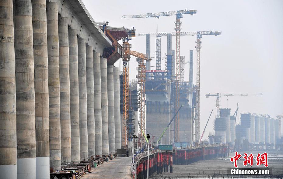 Primeira ferrovia de alta velocidade transoceanica da China intensifica constru??o