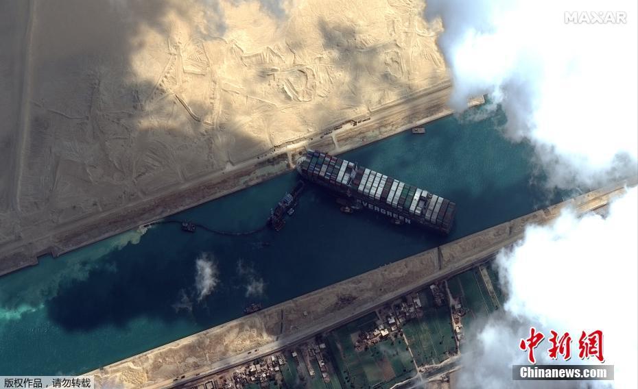 Navios do Canal de Suez podem desviar pela áfrica do Sul