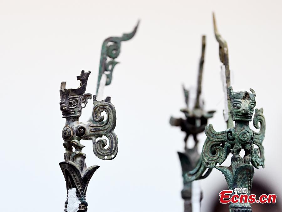 Restaura??o da árvore sagrada de bronze escavada nas Ruínas de Sanxingdui é basicamente concluída