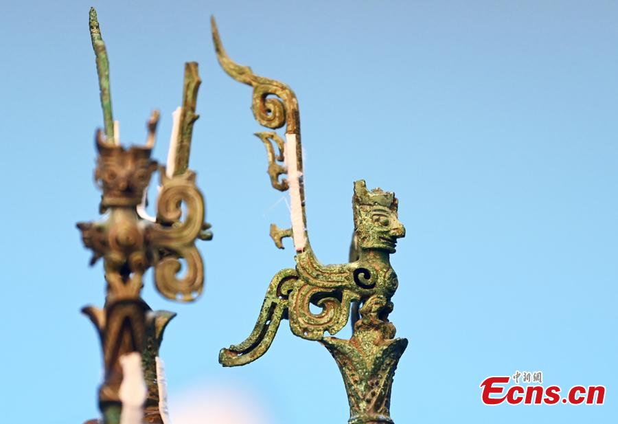 Restaura??o da árvore sagrada de bronze escavada nas Ruínas de Sanxingdui é basicamente concluída