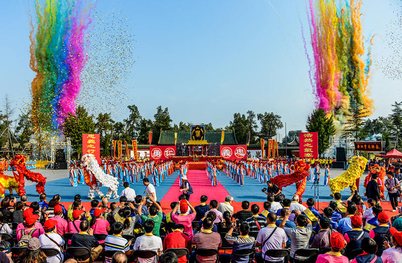 39o Festival Cultural de Pe?nias de Luoyang inaugurado em Henan