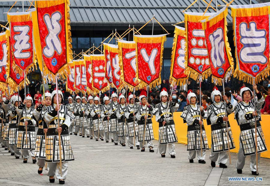 Pessoas prestam homenagem a Cangjie, lendário criador de caracteres chineses