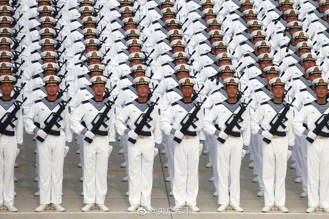 China celebra 72o aniversário do estabelecimento da Marinha