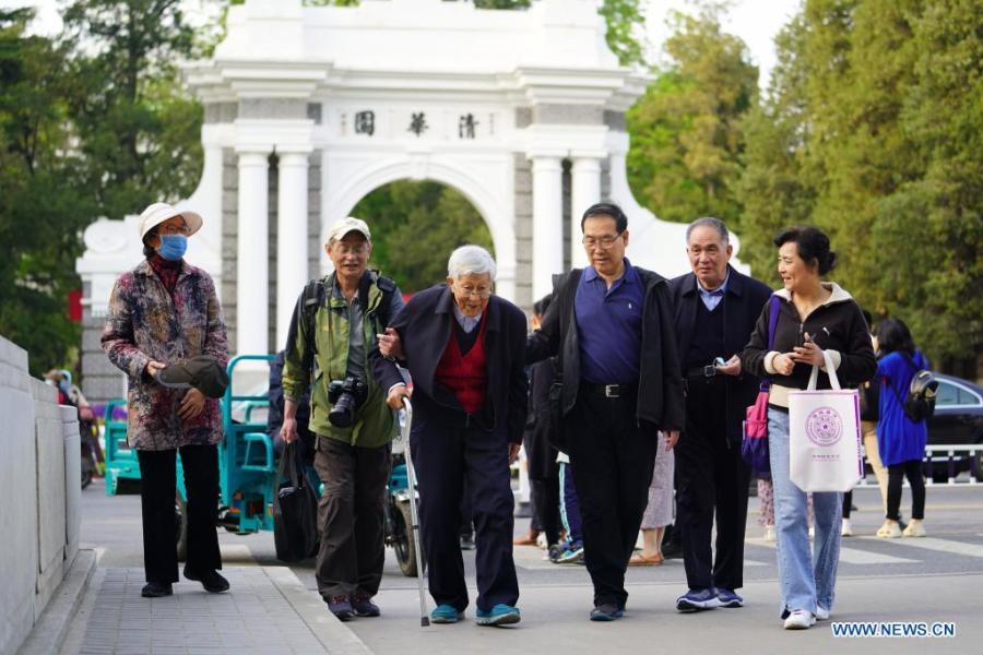 Universidade Tsinghua comemora 110o aniversário