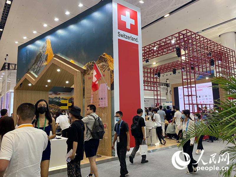 Primeira Expo Internacional de Produtos de Consumo da China se torna plataforma importante de bens de consumo internacionais