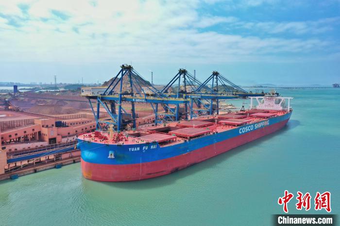Fujian: Cais de 400.000 toneladas do Porto Luoyu  é concluído e colocado em opera??o