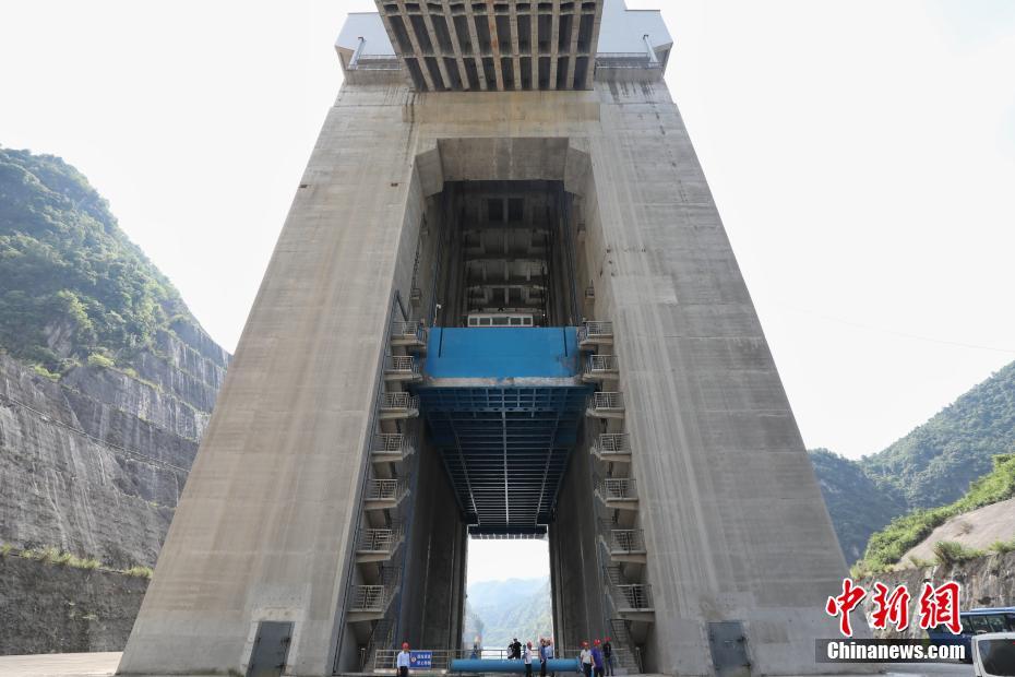Guizhou: edifício navegável mais alto do mundo é colocado em opera??o experimental
