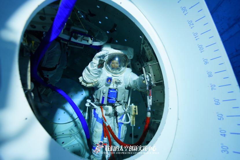 Galeria: treinamento subaquático da tripula??o da miss?o Shenzhou-12