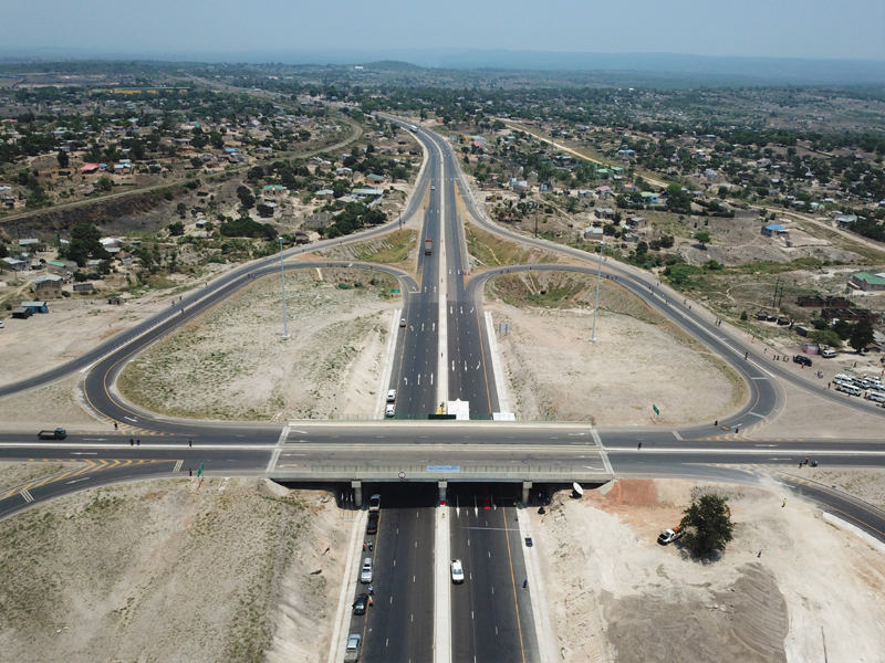 Mo?ambique: concluído projeto de reconstru??o e amplia??o da rodovia N6 