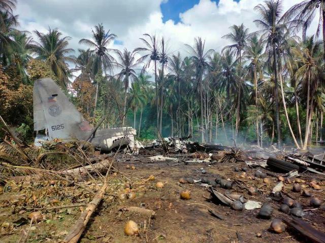 Número de mortos sobe para 45 na queda do avi?o militar das Filipinas