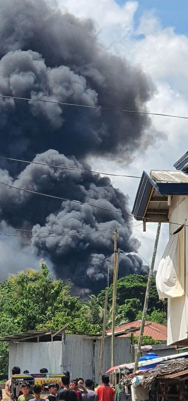 Número de mortos sobe para 45 na queda do avi?o militar das Filipinas