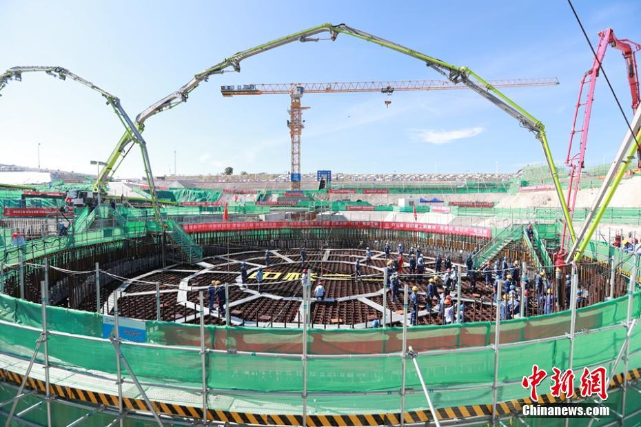 China come?a a construir reator nuclear em Hainan