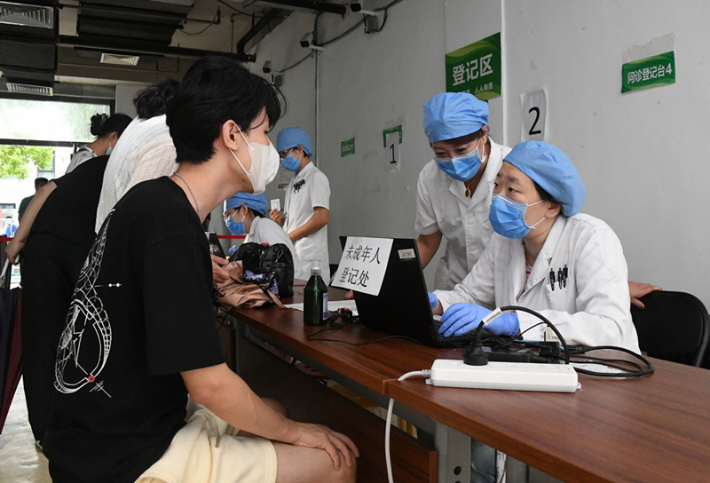 Beijing lan?a campanha de vacina??o contra a Covid-19 para jovens dos 12 aos 17 anos