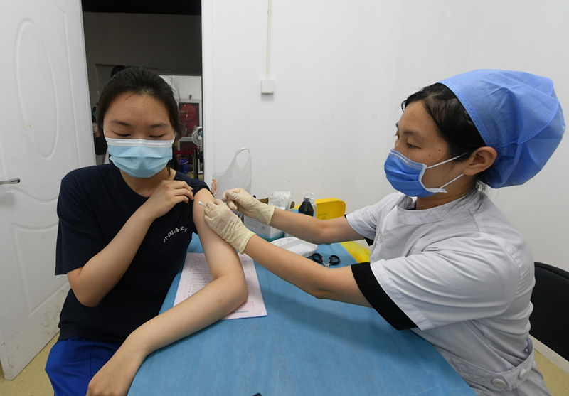 Beijing lan?a campanha de vacina??o contra a Covid-19 para jovens dos 12 aos 17 anos