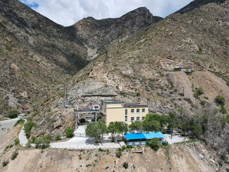 Xinjiang: esta??o de energia hidrelétrica está localizada a 136 metros subterraneos  