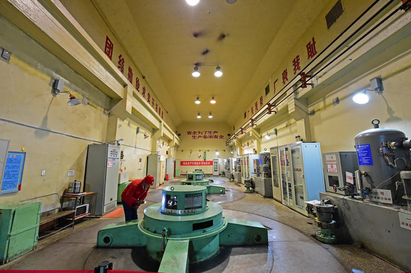 Xinjiang: esta??o de energia hidrelétrica está localizada a 136 metros subterraneos  