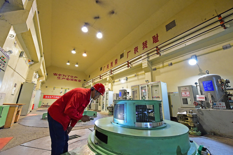 Xinjiang: esta??o de energia hidrelétrica está localizada a 136 metros subterraneos  