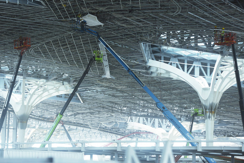 Operários aceleram a constru??o de Terminal 4 do Aeroporto Internacional Xiaoshan de Hangzhou 