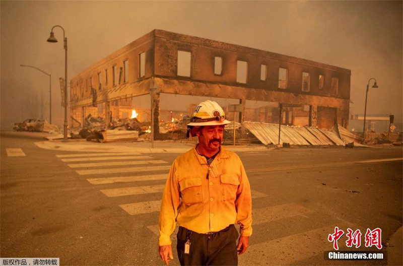EUA: Incêndios florestais continuam devastando a Califórnia??
