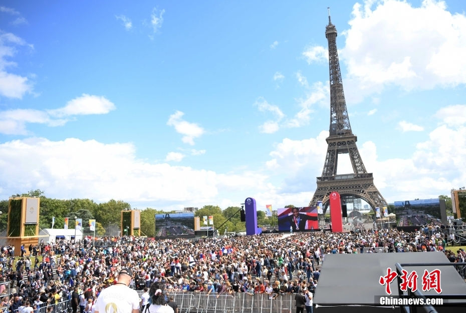 Fran?a celebra a chegada dos Jogos Olímpicos de Ver?o em Paris