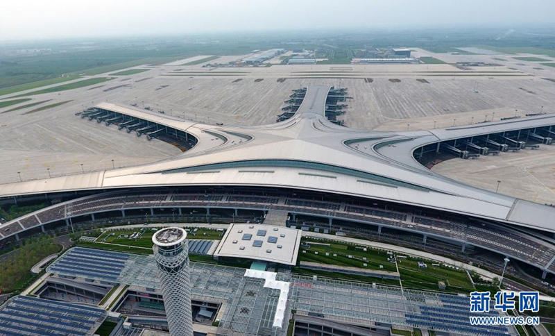 Aeroporto Internacional Jiaodong de Qingdao entra em opera??o