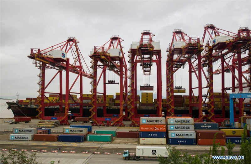 China: Porto de Ningbo-Zhoushan atinge 20 milh?es em rendimento de TEU