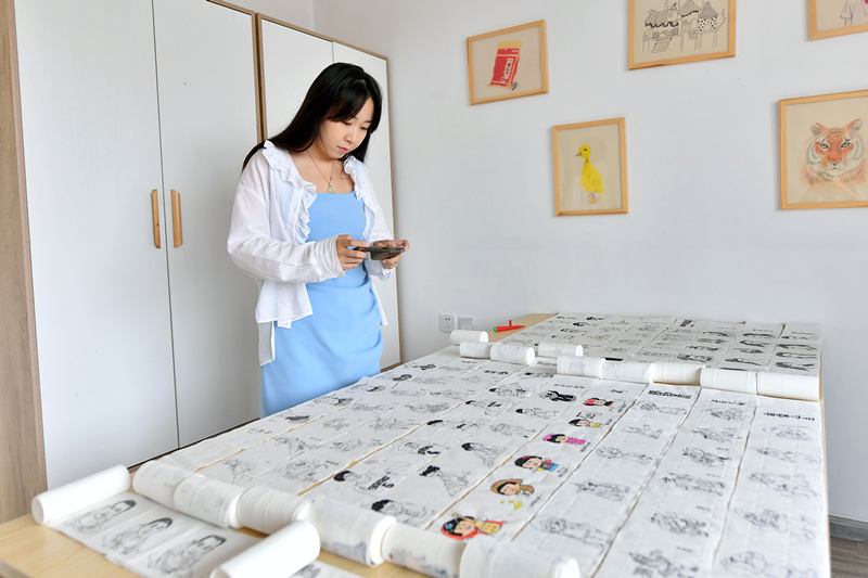 Pinturas em papel higiênico feitas pela chinesa da gera??o “pós-95” tornam-se virais