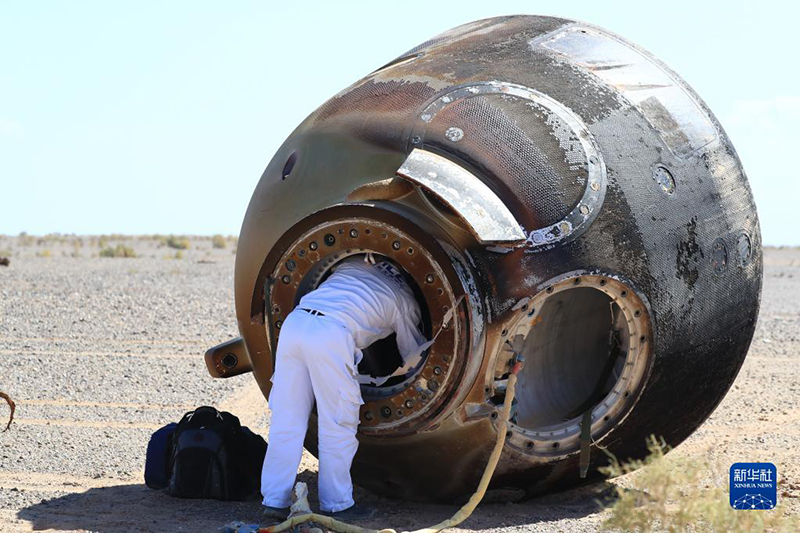 China anuncia sucesso da miss?o espacial tripulada de Shenzhou-12