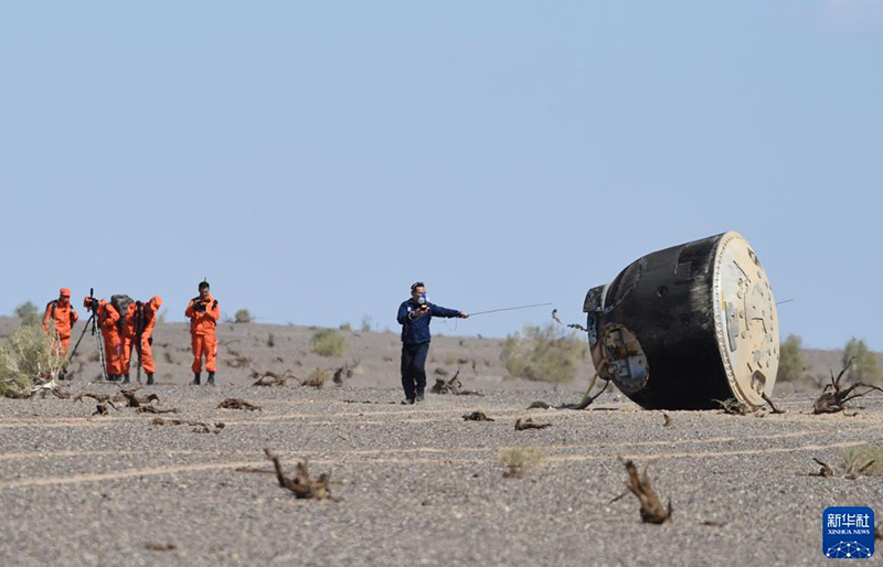 China anuncia sucesso da miss?o espacial tripulada de Shenzhou-12
