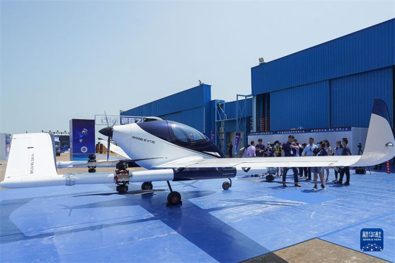 Aeronave automática tripulada é relevada em Zhuhai