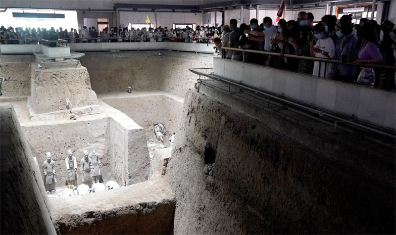 Chineses desfrutam do feriado do Dia Nacional ao redor do país