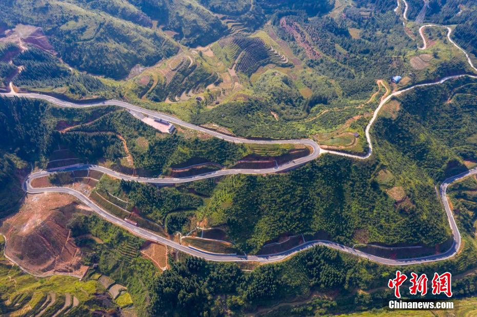 Guizhou: rodovia de turismo ajuda na revitaliza??o rural 