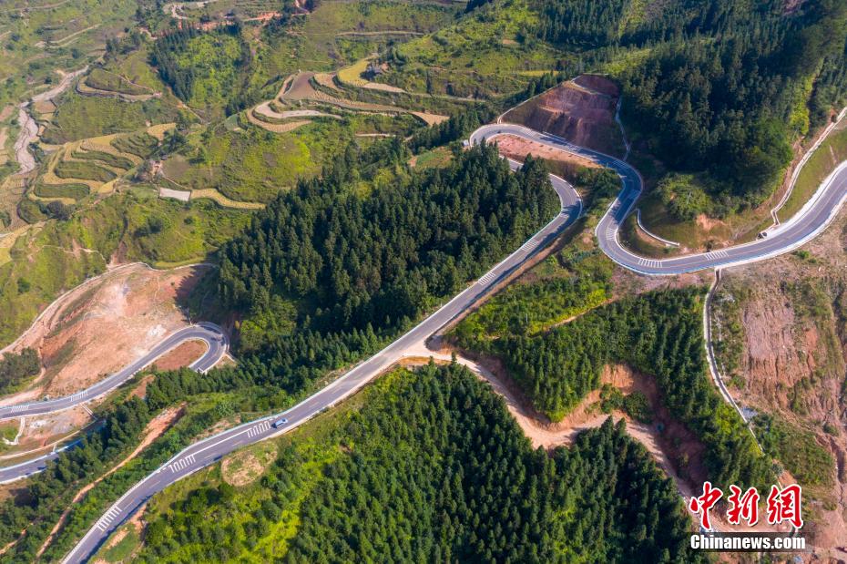 Guizhou: rodovia de turismo ajuda na revitaliza??o rural 